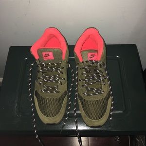 Nike MD Runner 2 MID